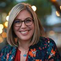 Linda R.